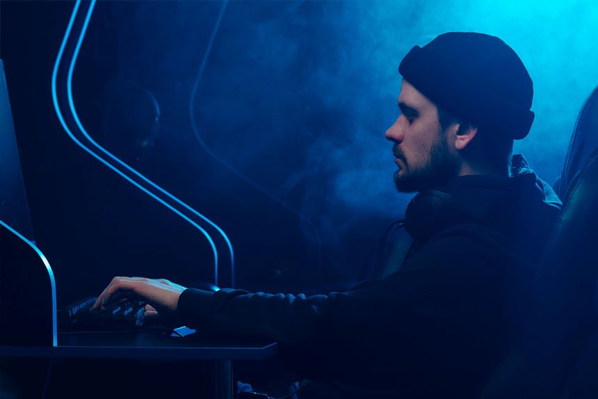 Let’s give scammers a Christmas present of a box full of spiders