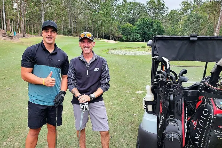 Sydney visitor Chase Chapman gives the course a thumbs up after playing a round with local golfer Ben Williams. 