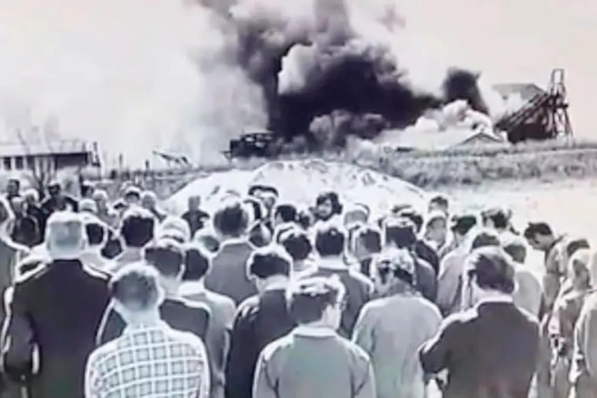 Ipswich looks on in disbelief after the Box Flat explosion. PICTURE IPSWICH