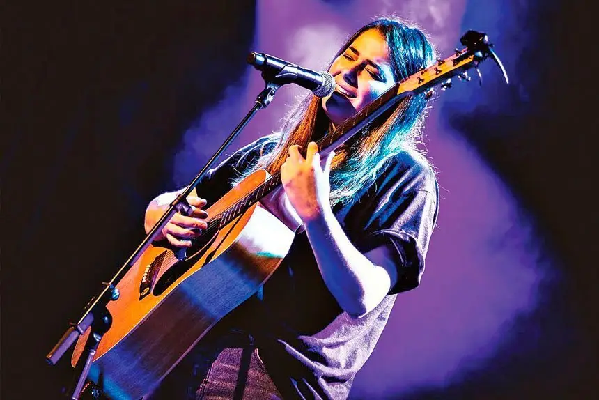 FATHER’S DAY: Brooke Austen will be the special guest artist at the Groovin’ In The Grove afternoon on September 2.