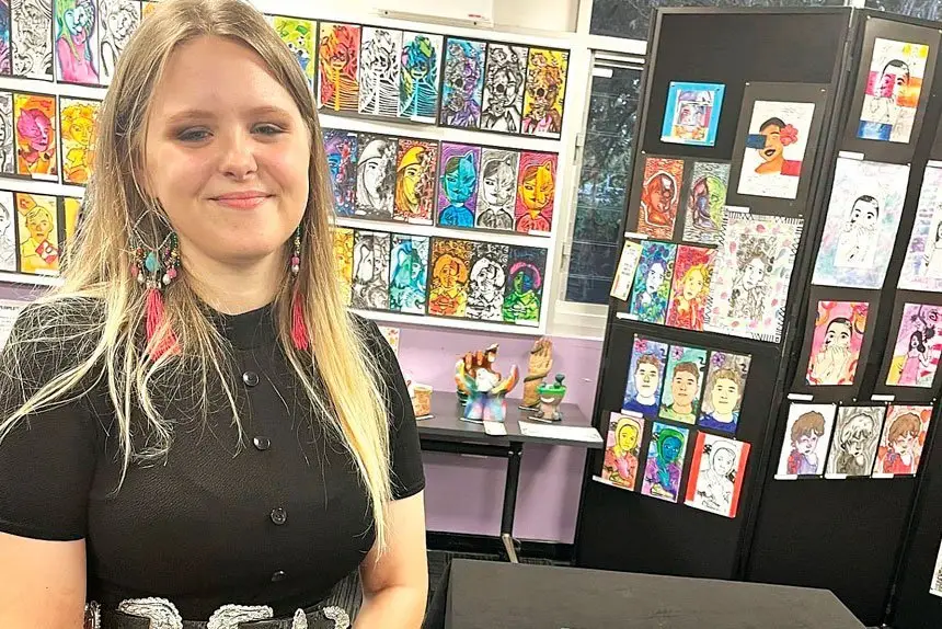  Legacy Award winner Georgie Fransson with her artwork and award.