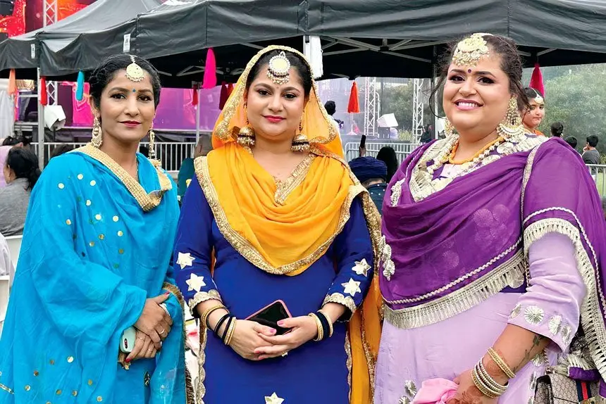 LADIES OF LIGHT: Colourful clothes for Diwali