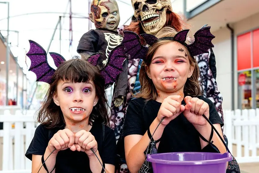 Sophie and Abbey Brennan say fangs for the memories