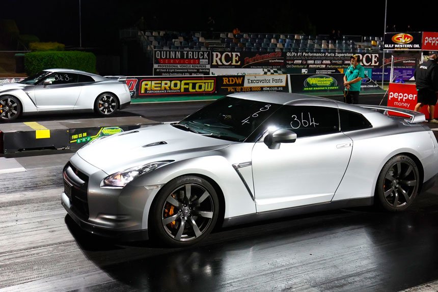 Some fresh Skylines GTRs side by side to see who will come out on top.