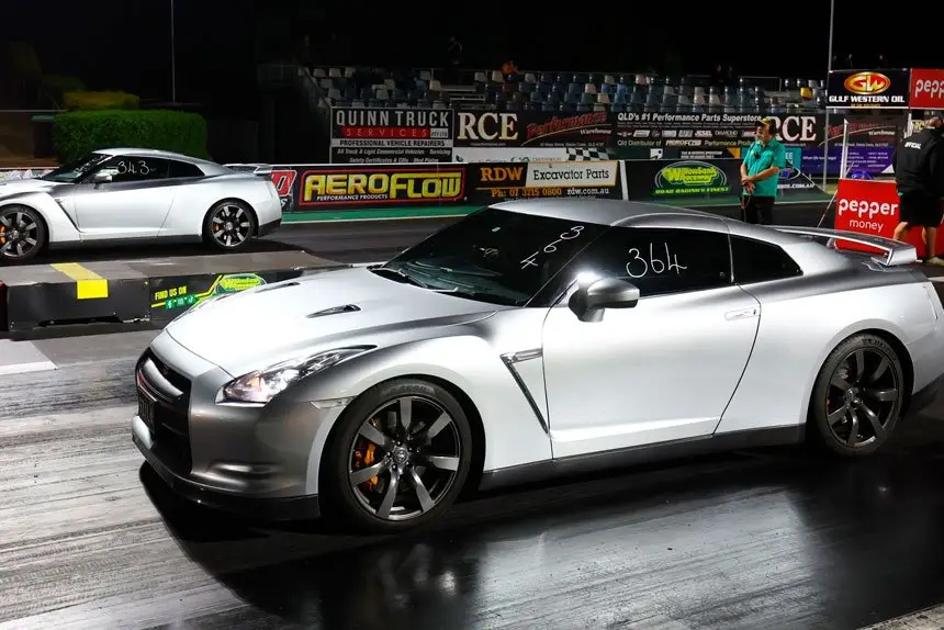 Some fresh Skylines GTRs side by side to see who will come out on top.