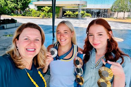 Mayor Teresa Harding and Olympians Mollie O’Callaghan and Ella Ramsay.