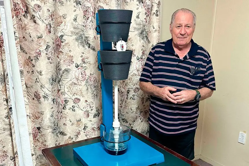 Eric takes his time with clock