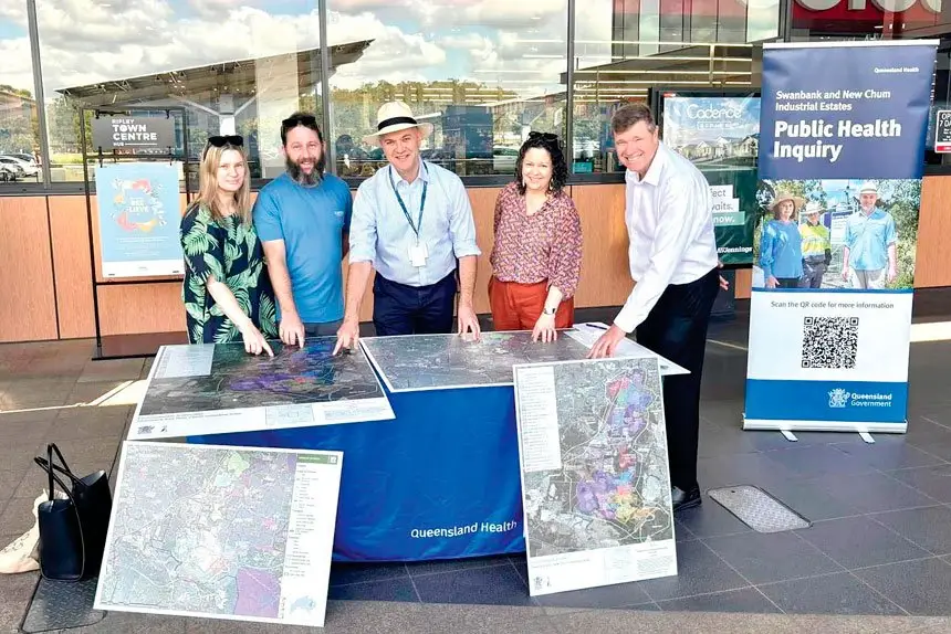 Public Health Inquiry Chair Dr John Gerrard meets with locals at a pop-up feedback session.