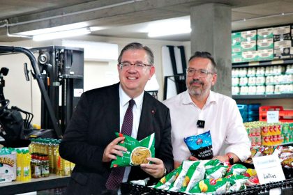 FUNDING PLEDGE: LNP candidate for Blair, Carl Mutzelburg (right) with Senator Paul Scarr.