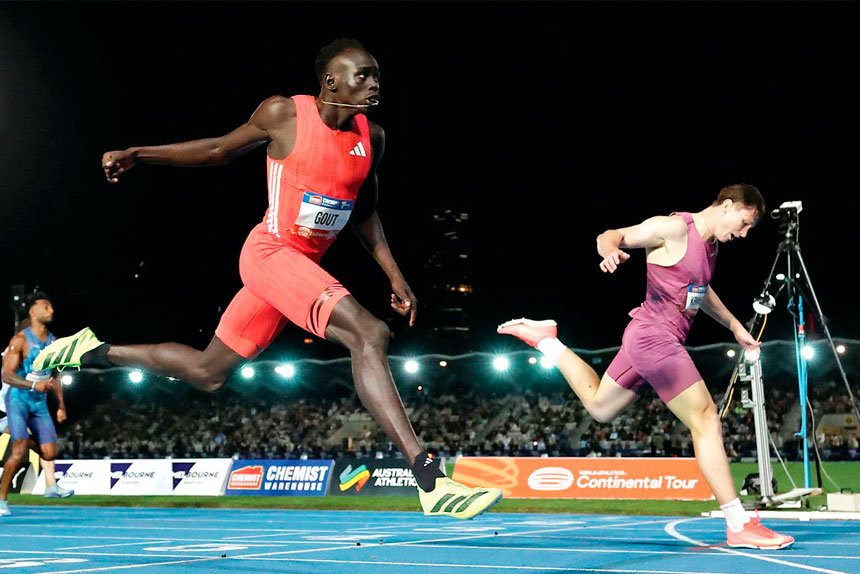 LOOK GOUT: A flying Gout Gout just fails to haul in fellow Queenslander Lachlan Kennedy on Saturday.