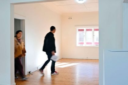 The national median dwelling price rose 0.3 per cent to $825,000 in April, after a rate cut in February. PHOTO: Mick Tsikas/AAP PHOTOS
