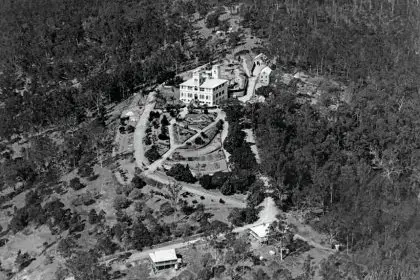 Brynhyfryd mansion, Blackstone (demolished 1937).
