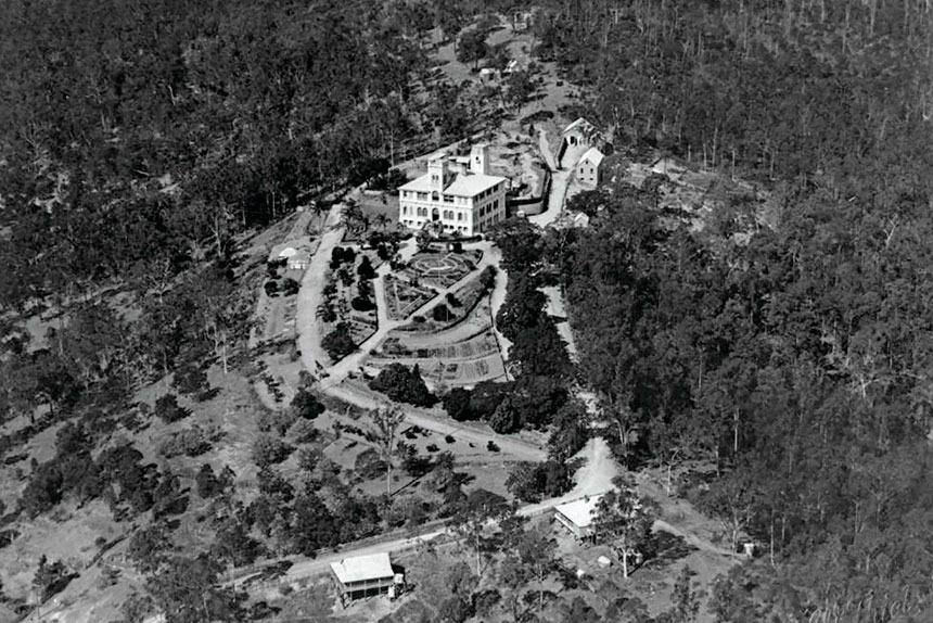 Brynhyfryd mansion, Blackstone (demolished 1937).