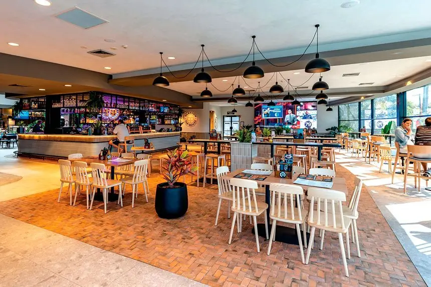Club Parkview dining areas have a welcoming atmosphere for everyone to enjoy.