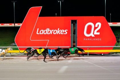Red Dirt Road (green rug) takes out the Queensland Distance Championship Final. PHOTOS: Box 1 Photography
