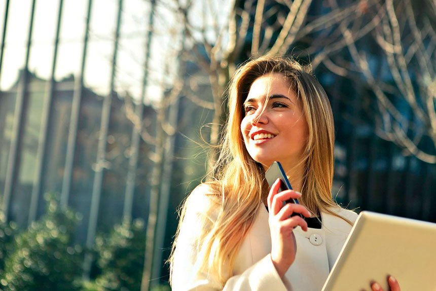 To work legally as a real estate agent in Queensland, you must hold a registration certificate or a full real estate licence issued by the Office of Fair Trading.