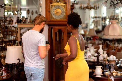 Antique Buyers Visit Ipswich for One Day Only