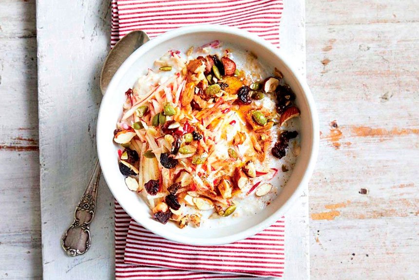 Apple and honey nut crumble oats.