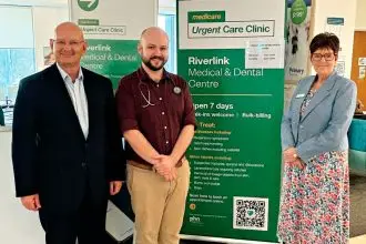Federal MP Shayne Neumann and State MP Wendy Bourne meet with GP Ben Allan Pilkington at the Riverlink Medical & Dental Centre, which will become a fully bulk billing clinic.