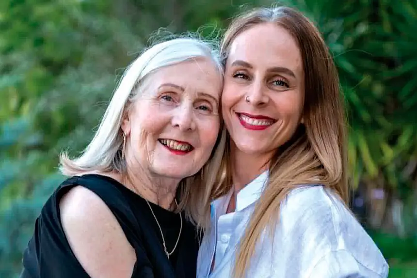 Naomi Ferstera with her late mother.