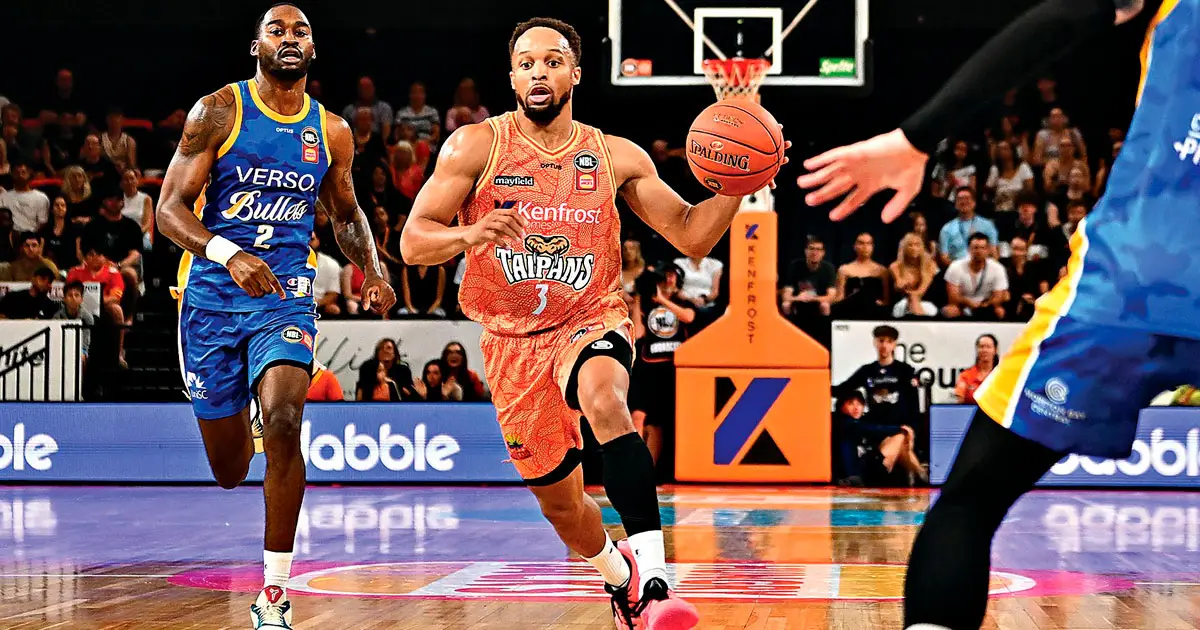 The Taipans’ Jaylon Brown on the breakaway to the basket as the Bullets’ Jaylin Williams chases. PHOTO: NBL.com